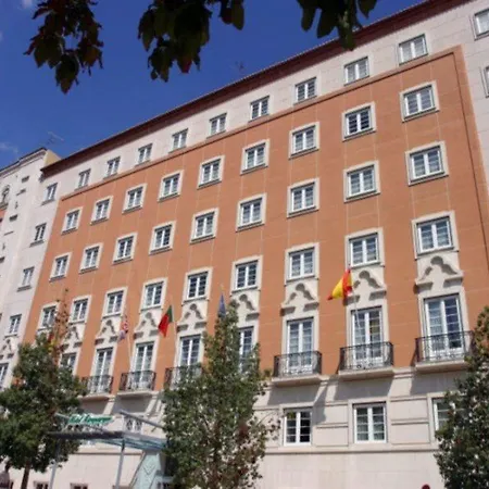 מלון Miraparque 3*